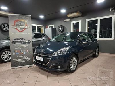 Usata Peugeot 208 82 CV (60 kW) 2017 Grigio Utilitaria