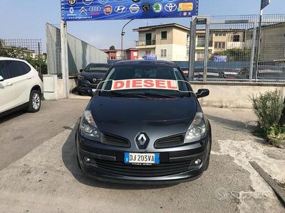 Usata Renault Clio II LE 85 CV (62 kW) 2008 Grigio Berlina