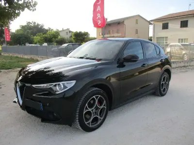 Usata Alfa Romeo Stelvio Executive 209 CV (153 kW) 2019 Nero SUV