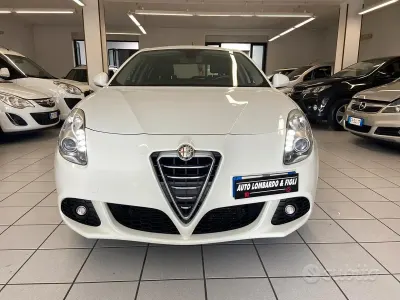 Usata Alfa Romeo Giulietta Progression 105 CV (77 kW) 2012 Bianco Utilitaria