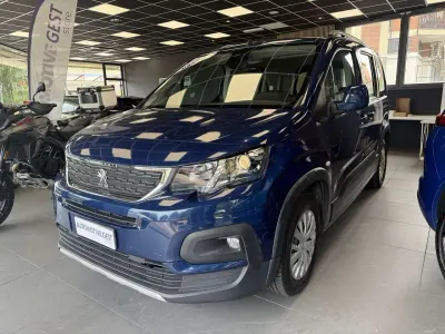 Usata Peugeot Rifter Allure 102 CV (75 kW) 2019 Blu/azzurro Monovolume
