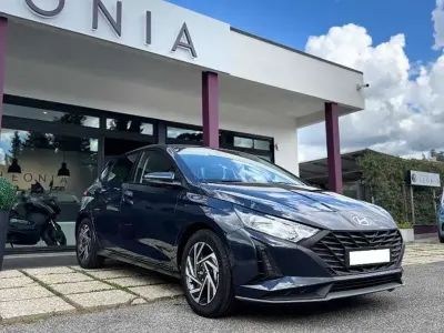 Nuova Hyundai i20 90 CV (66 kW) 2026 Vibrant blue perl Utilitaria