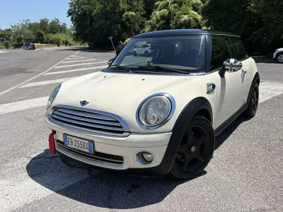 Usata Mini Cooper 75 CV (55 kW) 2011 Bianco Utilitaria