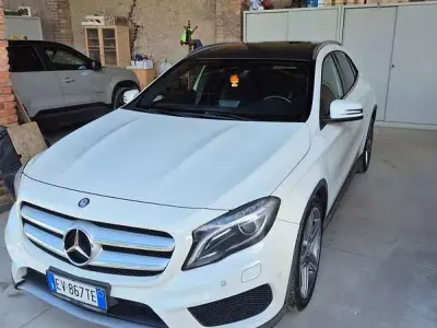 Käytetty Mercedes GLA220 Premium 170 HP (125 kW) 2014 Valkoinen Katumaasturi