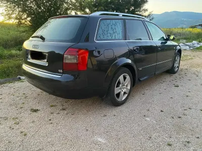 Usata Audi A4 130 CV (95 kW) 2004 Nero Station wagon