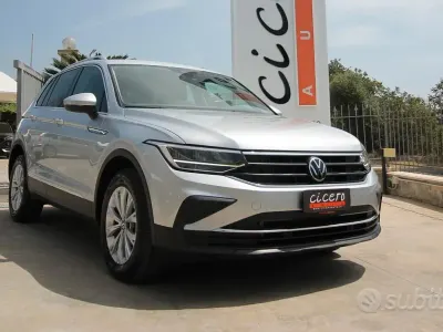 Begagnad VW Tiguan Elegance 150 HK (110 kW) 2023 Grå SUV