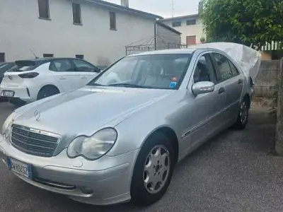 Begagnad Mercedes C180