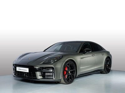 Nuova Porsche Panamera 4S 2026 Verde aventurine metallizzato Berlina