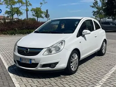 Usata Opel Corsa Sport 80 CV (58 kW) 2009 Bianco Utilitaria
