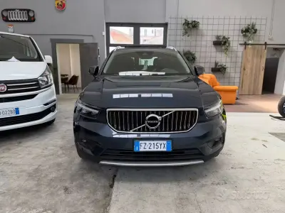 Usata Volvo XC40 150 CV (110 kW) 2020 Blu SUV