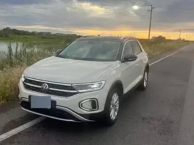 Begagnad VW T-Roc Style 110 HK (80 kW) 2023 Vit SUV