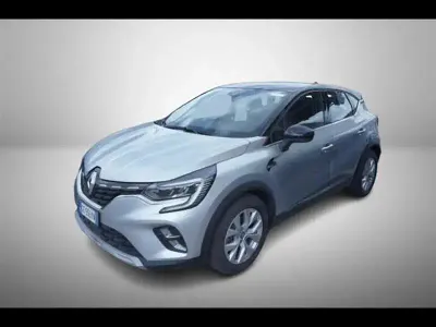 Usata Renault Captur Intens 160 CV (117 kW) 2021 Grigio chiaro SUV