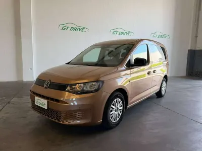 Usata VW Caddy 102 CV (75 kW) 2023 Bronzo metallizzato Monovolume