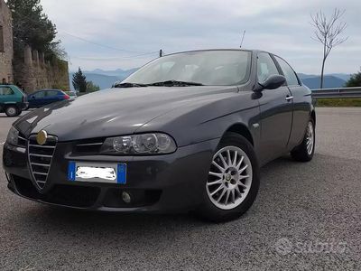 Usata Alfa Romeo 156 Distinctive 116 CV (85 kW) 2004 Grigio Berlina