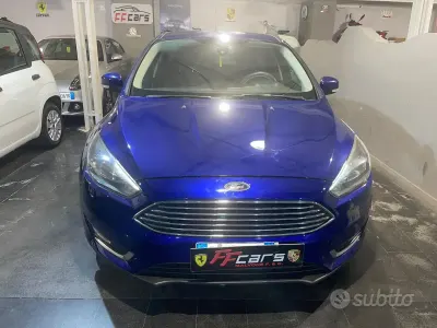 Usata Ford Focus Titanium 117 CV (86 kW) 2015 Blu Berlina