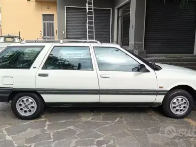 Usata Renault 21 88 CV (64 kW) 1988 Bianco Station wagon