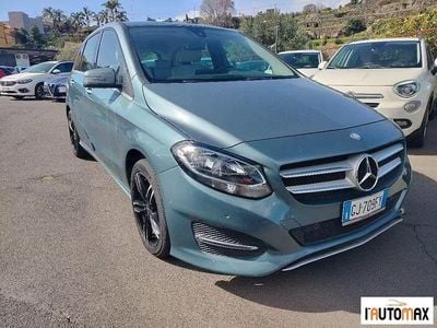 Usata Mercedes 180 Business 108 CV (79 kW) 2015 Blu Berlina
