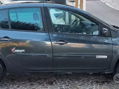 Usata Renault Clio II 68 CV (50 kW) 2009 Berlina