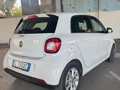 Begagnad Smart ForFour 71 HK (52 kW) 2018 Vit Halvkombi