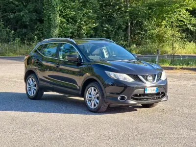 Gebraucht Nissan Qashqai Tekna 131 PS (96 kW) 2016 Schwarz SUV