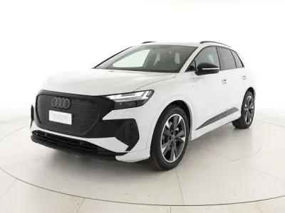Usata Audi Q4 e-tron S-Line 210 kW (286 CV) 2025 Bianco ghiacciaio metallizzato SUV