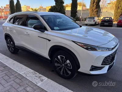 Usata MG HS Luxury 170 CV (125 kW) 2025 Bianco SUV