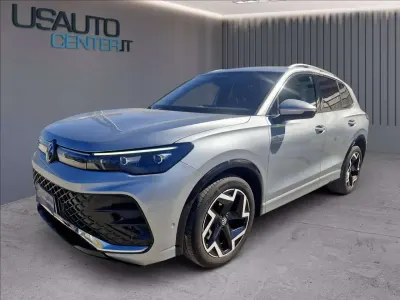 Usata VW Tiguan R-line 150 CV (110 kW) 2025 Dolomite silver metallizzato SUV