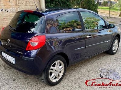 Usata Renault Clio II 75 CV (55 kW) 2007 Viola Berlina