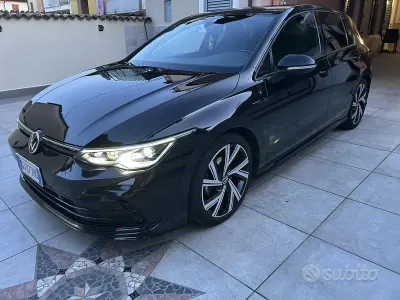 Usata VW Golf VIII R-line 150 CV (110 kW) 2022 Nero Berlina