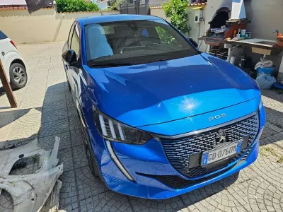 Usata Peugeot 208 GTi 56 kW (77 CV) 2020 Blu/azzurro Utilitaria