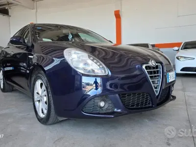 Usata Alfa Romeo Giulietta Distinctive 120 CV (88 kW) 2012 Bluazzurro Utilitaria