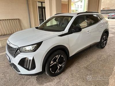 Usata Peugeot 2008 Allure 130 CV (95 kW) 2023 Bianco SUV