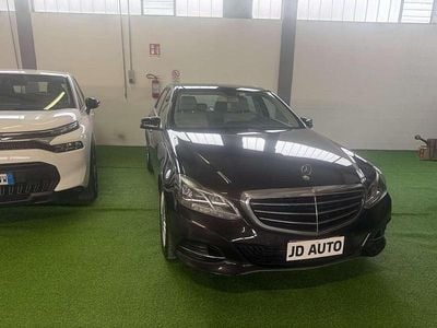 Usata Mercedes E200 Premium 136 CV (100 kW) 2015 Nero Berlina