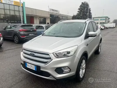 Usata Ford Kuga 120 CV (88 kW) 2019 Grigio SUV