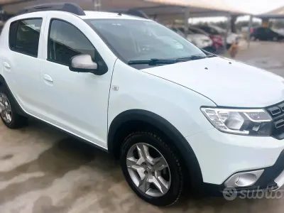 Occasion Dacia Sandero Stepway 90 PK (66 kW) 2017 Wit Sedan