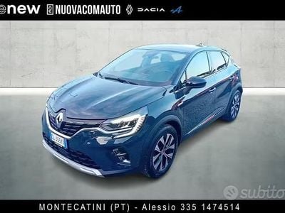 Begagnad Renault Captur Intens 101 HK (74 kW) 2023 Grå SUV