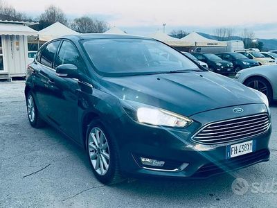 Usata Ford Focus Titanium 120 CV (88 kW) 2017 Grigio Berlina