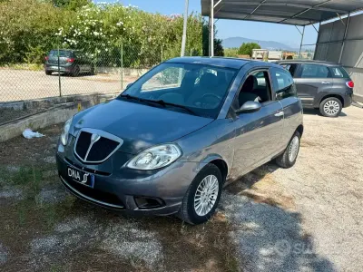 Usata Lancia Ypsilon 60 CV (44 kW) 2008 Grigio Utilitaria