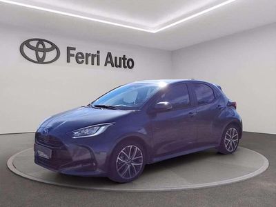 Dark grey met Usata 2024 Toyota Yaris Hybrid Lounge Berlina | 23.900 € (Buon prezzo)
