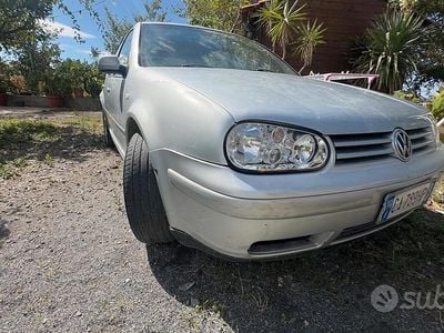 Usata VW Golf IV 101 CV (74 kW) 2002 Grigio Berlina