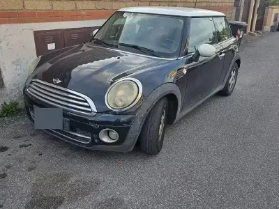 Usata Mini Cooper D 109 CV (80 kW) 2007 Nero Utilitaria