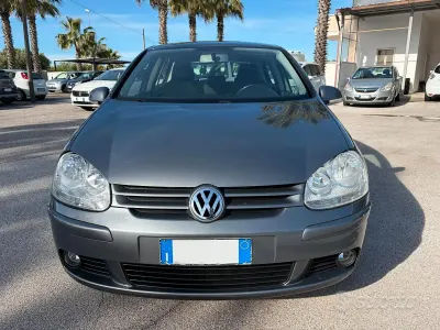 Usata VW Golf VI Comfortline 102 CV (75 kW) 2008 Grigio Utilitaria