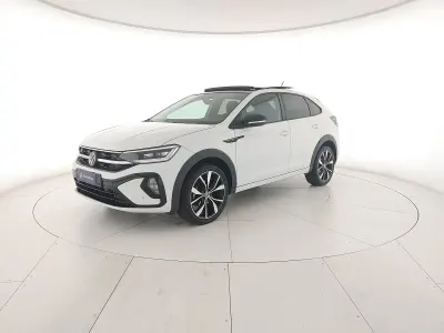 Usata VW Taigo R-line 110 CV (80 kW) 2023 Pure white nero SUV
