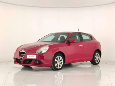 Usata Alfa Romeo Giulietta Progression 105 CV (77 kW) 2012 Rosso alfa pastello Utilitaria