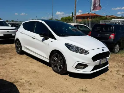 Usata Ford Fiesta ST-Line 86 CV (63 kW) 2018 Bianco Utilitaria