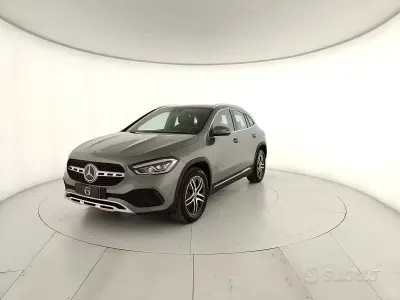 Usata Mercedes GLA200 150 CV (110 kW) 2022 Grigio SUV