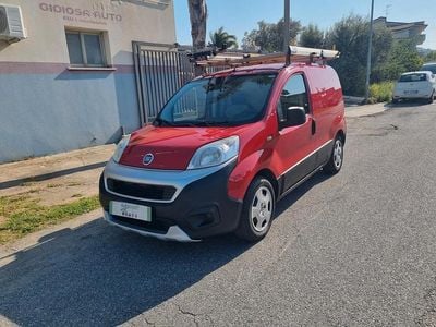 Begagnad Fiat Fiorino 95 HK (69 kW) 2016 Röd Minibuss