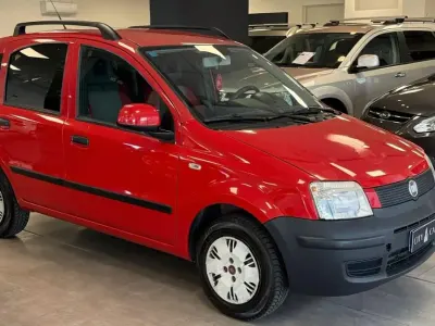 Begagnad Fiat Panda Emotion 75 HK (55 kW) 2010 Röd Halvkombi