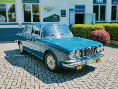 Usata Lancia 2000 116 CV (85 kW) 1971 Blu Berlina