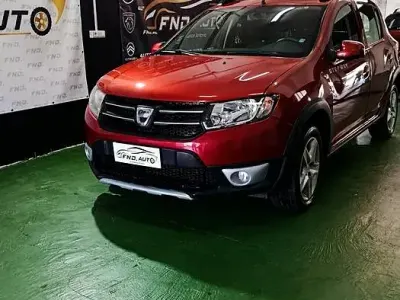 Usata Dacia Sandero Stepway 90 CV (66 kW) 2014 Rosso Berlina